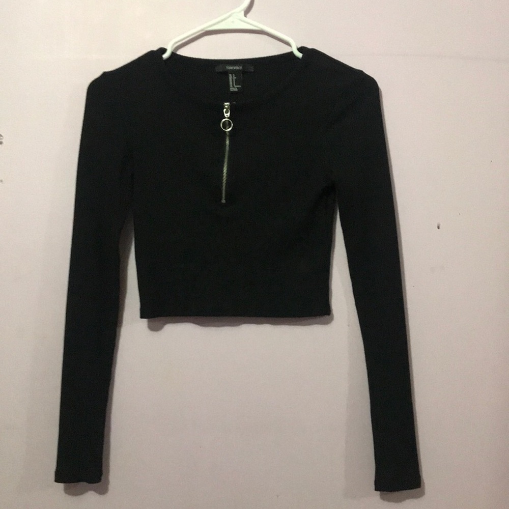 Zip up long sleeve crop top